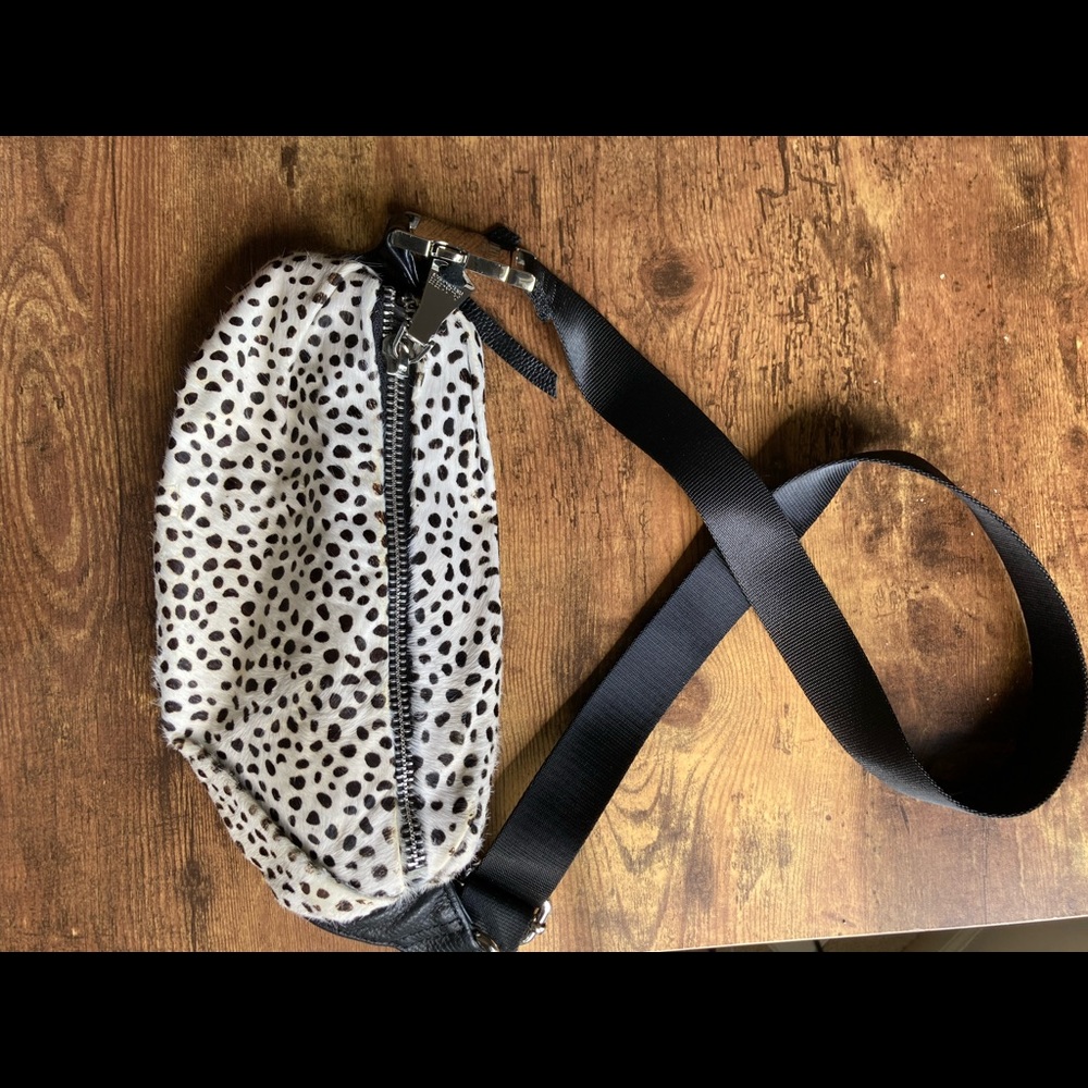 Fanny pack. Black polka dot